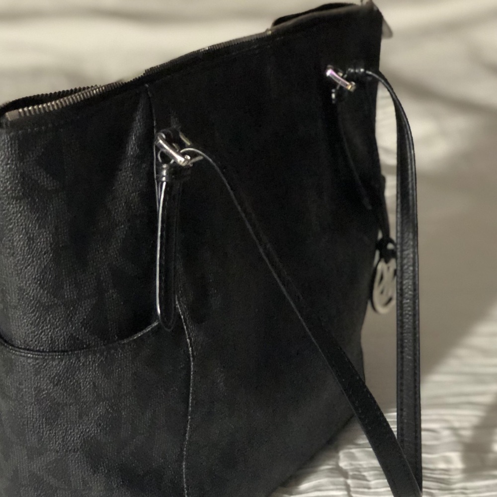 Michael Kors tote style purse